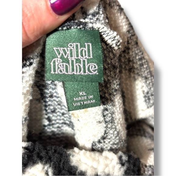 Wild Fable Black With Tan/White Animal Print Cropped Fleece Hooded Sweatshirt - Picture 8 of 16